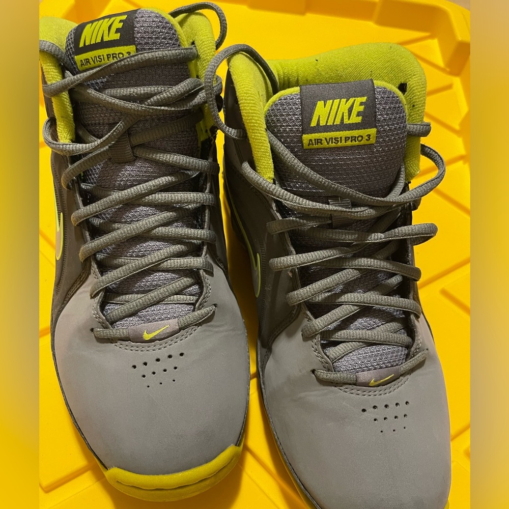 Nike Air Visi Pro 3 Sz. 7 Gray Green 525745-004